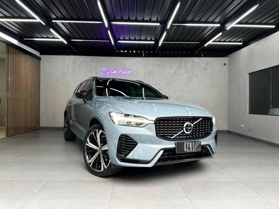 VOLVO XC60 2.0 T8 RECHARGE ULTIMATE DARK AWD GEARTRONIC VOLVO XC60 2.0 T8 RECHARGE ULTIMATE DARK AWD GEARTRONIC